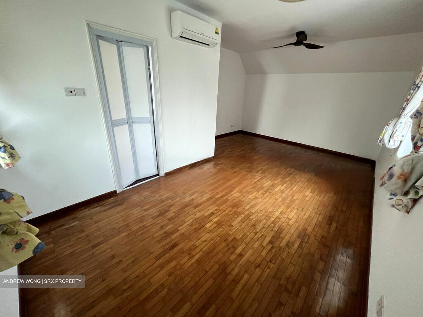 Eng Kong Drive (D21), Terrace #562633051